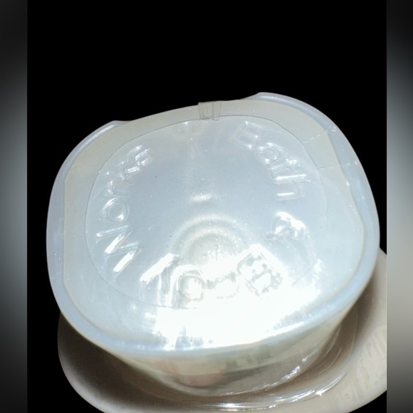 Bath & Body Works Moisturizer Trio - Cream, Red, Pink - Picture 4 of 6